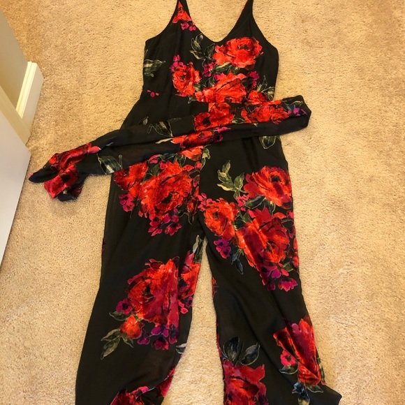 Gorgeous jumpsuit from anthropology! Loved it! - Picture 2 of 2